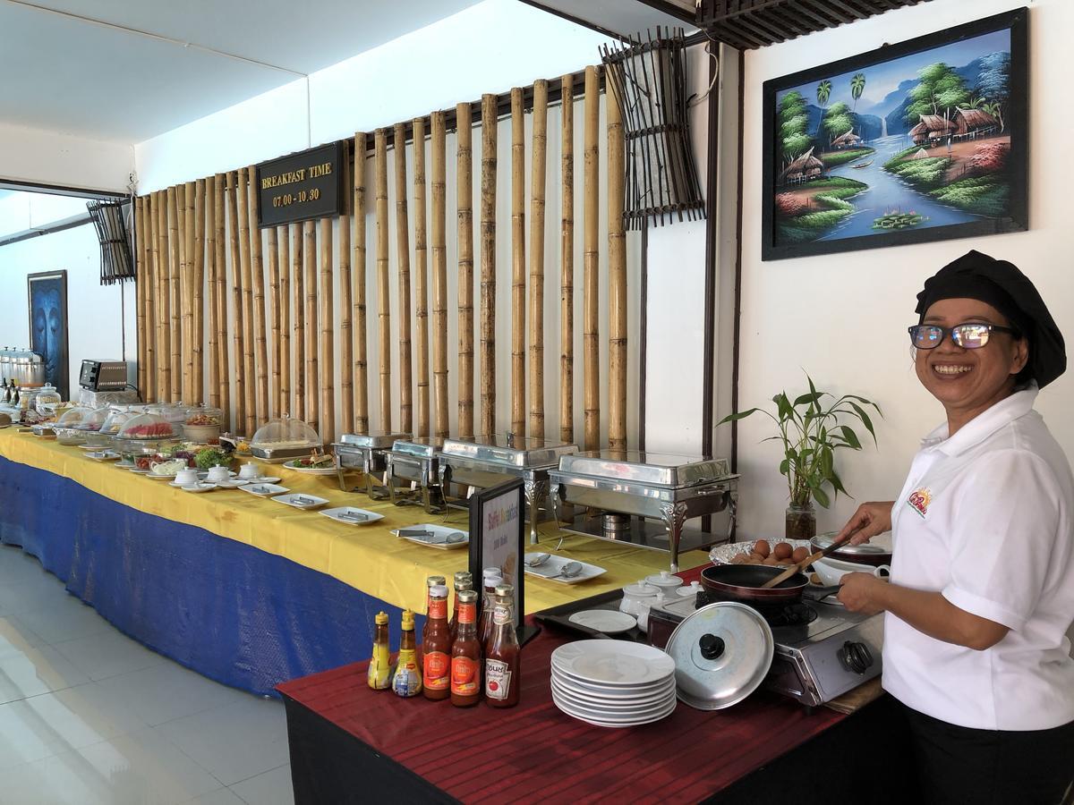 Bamboo Beach Hotel & Spa Patong Exterior photo