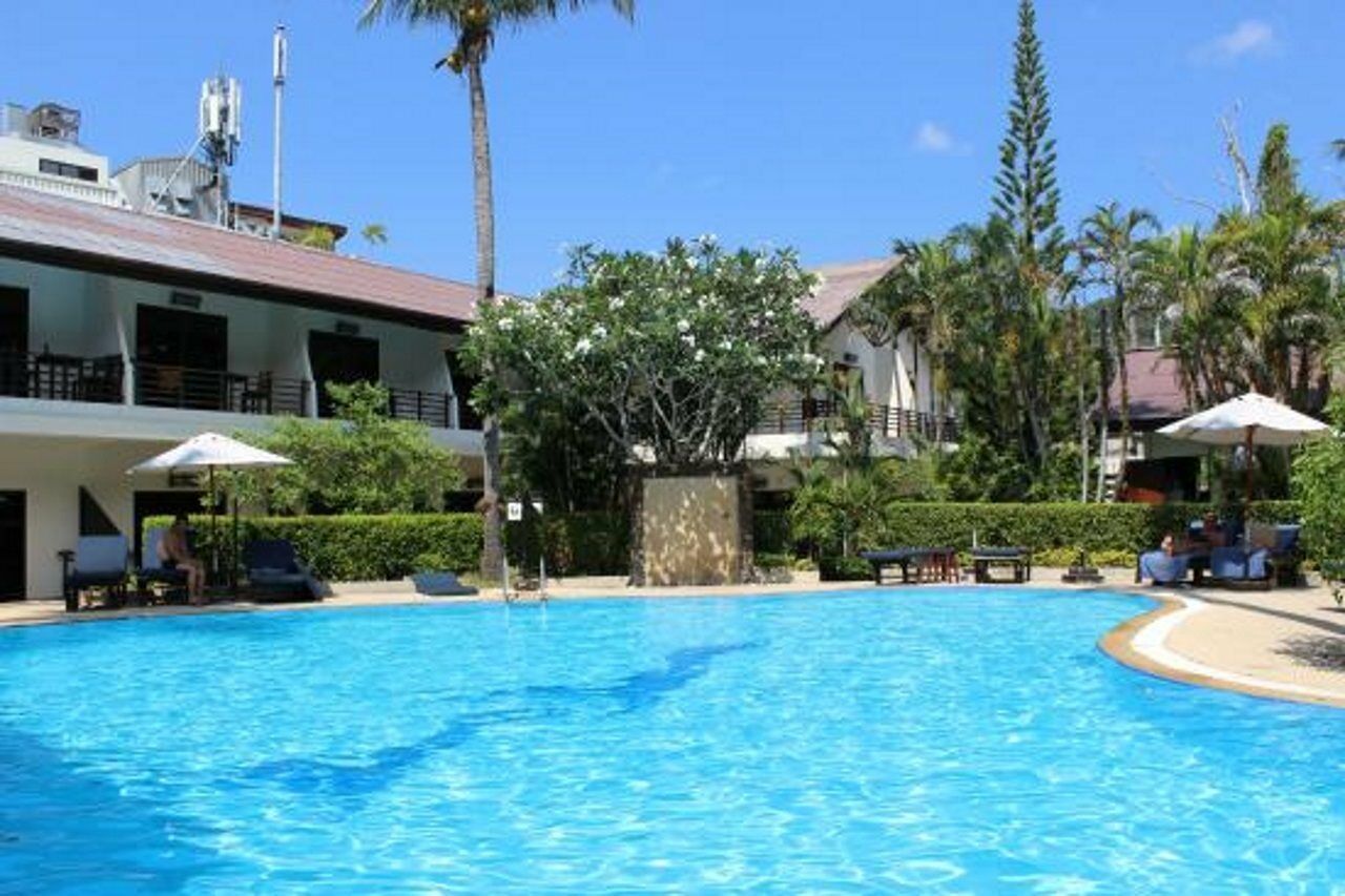Bamboo Beach Hotel & Spa Patong Exterior photo